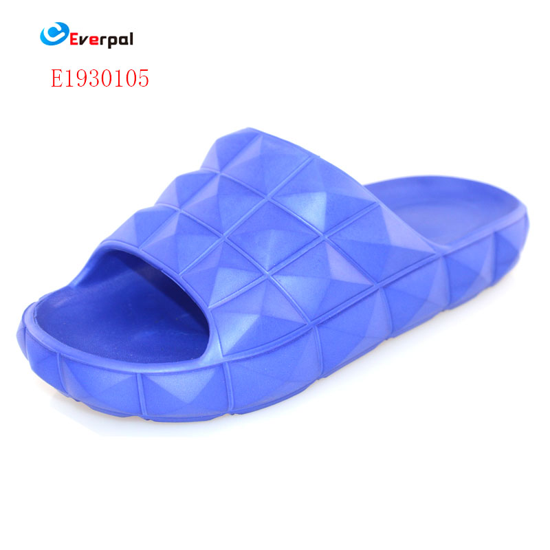 Bakit Ang Mga Shower Slide Para sa Mga Lalaki ay Nagiging Pinakamahalagang Pagpipilian sa Sapatos para sa Makabagong Kaginhawahan at Kalinisan